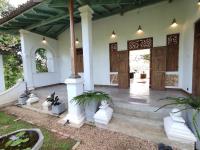 Villa Seven Faces-Luxury Escape,Stunning Views with Private pool for a Couple or family! - Chambres d'hôtes Galle