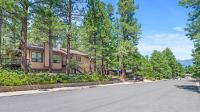 Kathys Cabin, King Bed, Hot Tub, Near-NAU & Downtown attractions, Perfect Year-Round Mountain Getaway - Chambres d'hôtes Flagstaff