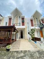 B&B Tlekung - Vila Permata Adem Ayem - Bed and Breakfast Tlekung