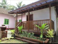 Griya Sukatno - Bed and Breakfast