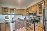 Lovely Iowa City Townhome ~ 3 Mi to Dtwn! - Ferienwohnung Iowa City