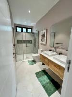 Rich villa is new, stunning and modern - B&B Calodyne