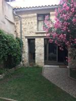 Petite maison sur jardin secret - B&B