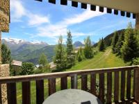 Studio cabine au pied des pistes avec balcon et parking gratuit, proche commerces - Auris en Oisans - FR-1-297-69 - Chambres d'hôtes Auris