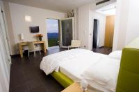 Deluxe Double Room with Garden View