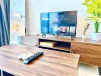 G 1-5pax Cozy Home Trefoil Setia Alam 100mps Wifi & TV SCCC - Bed and Breakfast