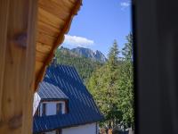 Apartment with Mountain View