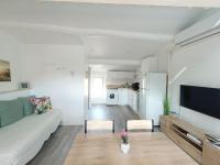 Au centre de Fréjus Charmant appartement - B&B