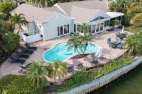 Amazing Waterfront House with Pool in Indian Rocks Beach! - B&B Clearwater Beach