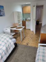 Basic Triple Room with Shared Bathroom