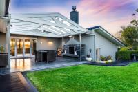 B&B Auckland - Private Luxury Waterfront Spa Villa - Bed and Breakfast Auckland