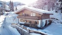 Ski-in & Ski-out out Chalet Maria with amazing mountain view - B&B Maria Alm am Steinernen Meer