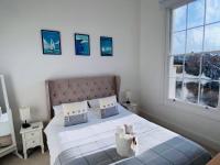 B&B Ryde - Wight On The Beach, Sleeps 4, Free Off Road Parking, Balcony with Sea Views - Bed and Breakfast Ryde