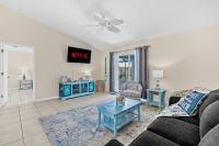 Serene Seaside Retreat - Dog friendly - 2BR Townhouse with Shared Heated Pool Steps to Paradise Beach! - B&B Melbourne