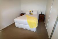B&B Morayfield - BLK Stays Guest House Deluxe Unit One Side - Bed and Breakfast Morayfield