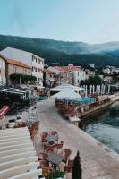Apartments First Line - Ferienwohnung Petrovac na Moru