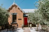 B&B Mudgee - Riddell Cottage - A Federation Hideaway in Town - Bed and Breakfast Mudgee