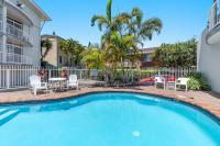 LA Ronde 2 - Beachfront Apartment Opposite Pippi Beach - Holiday Yamba - Bed and Breakfast Yamba