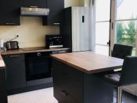 Appartement rénové en rez-de-jardin, proche centre, 2 pièces, 4 pers., équipements modernes, Cabourg - FR-1-487-309 - Chambres d'hôtes Cabourg