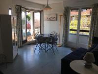 Grand studio en hyper-centre de Cabourg avec balcon, proche plage, parking, et prestations disponibles - FR-1-487-327 - Chambres d'hôtes Cabourg
