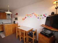 Appartement 2 Pièces avec Balcon à 400m des Pistes, Parking Gratuit - FR-1-297-161 - B&B