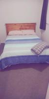 Modest comfortable relaxed home away from home with secure bike storage - B&B
