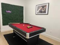 B&B Brooklyn - Modern 2 bedroom apt w pool table in Heart of BKLYN - Bed and Breakfast Brooklyn