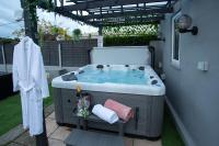 Wavecrest Cottage, Hot Tub, Open fire, Games Room, Sleeps 8 - Ferienwohnung Flamborough
