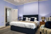 Luxuriöses Superior Zimmer mit Kingsize-Bett und Dusche