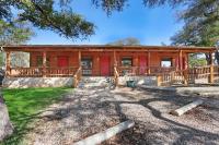 B&B Wimberley - Wimberley Log Cabins Resort and Suites- Unit 8 - Bed and Breakfast Wimberley