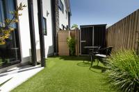 1 Bedroom Gem with Hagley Park at your doorstep - B&B