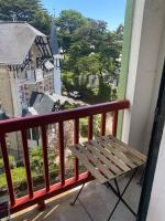 APPARTEMENT REFAIT A NEUF, IDEALEMENT SITUÉ - Ferienwohnung