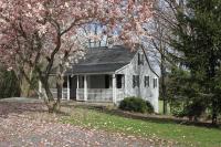 Private Lakeview Cottage and 2 Farmhouse Apartments near Rt 80 easy to NYC - Chambres d'hôtes Blairstown