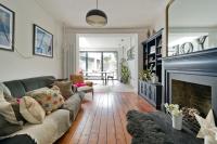 B&B London - Stunning one bedroom flat with large terrace in Chiswick by UnderTheDoormat - Bed and Breakfast London