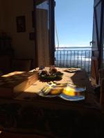 Athena's Guest House - Bed and Breakfast