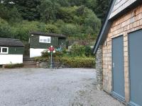 Redwood Lodge, Dee Valley Stays - cosy microlodge with detached private shower & WC - B&B Corwen
