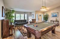 Hot Tub and Fire Pit Reno Gem 12 Mi to Skiing - Chambres d’hôtes Reno