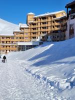 B&B Belle-Plagne - Appt BELLE PLAGNE résidence avec piscine - Bed and Breakfast Belle-Plagne