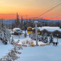 Magical Views at Southpoint Big White! Best Location! - B&B