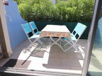 Studio Cabine au RDC avec Terrasse, Piscines, Parking Privé et Proche de la Mer - FR-1-307-186 - Bed and Breakfast