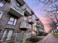 Classy Campbell Park Apartment, Balcony & Free Parking - B&B Milton Keynes