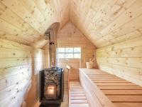 Treetops Luxury Log Cabin - Hot tub, BBQ & Sauna - Bed and Breakfast