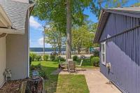 Pet-friendly Cabin with Dock, Firepit, BBQ - Chambres d’hôtes