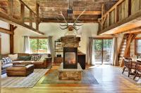 B&B Killington - The Wobbly Cabin- Charming 2 BR Killington Escape Minutes to the Resort cabin - Bed and Breakfast Killington