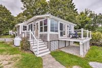 Charming Bristol Cottage with Private Beach! - B&B