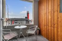Sunny Apartment - By the Sea in City Center - Ferienwohnung