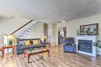 Relaxing New York Home with Boat Dock and Lake View! - Chambres d’hôtes