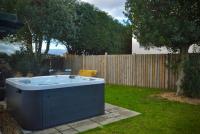 19th Century Luxury Lodge with Hot-Tub - B&B Musselburgh
