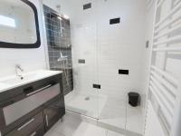 Appartement T3 Lumineux Proche Centre - 3 Étoiles, Clim - FR-1-503-136 - Chambres d'hôtes Balaruc-les-Bains