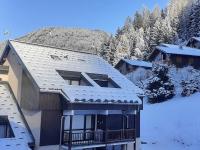 Studio cabine spacieux 4 pers, proche pistes et village, balcon et parking, Arêches-Beaufort - Chambres d'hôtes Beaufort